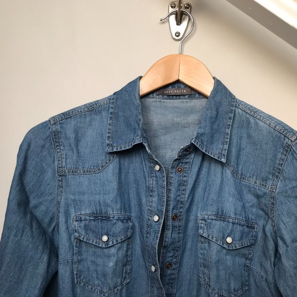 Suzy Shier | Lightweight Jean-Style Blouse - Picture 7 of 7